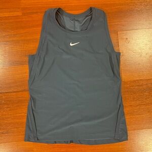Nike Women’s Dri-FIT Essential Sleeveless Hydroguard Swim Shirt Tank Size S